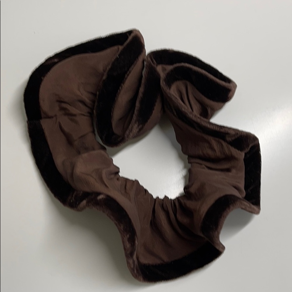 Alexandre de Paris Hair Scrunchie